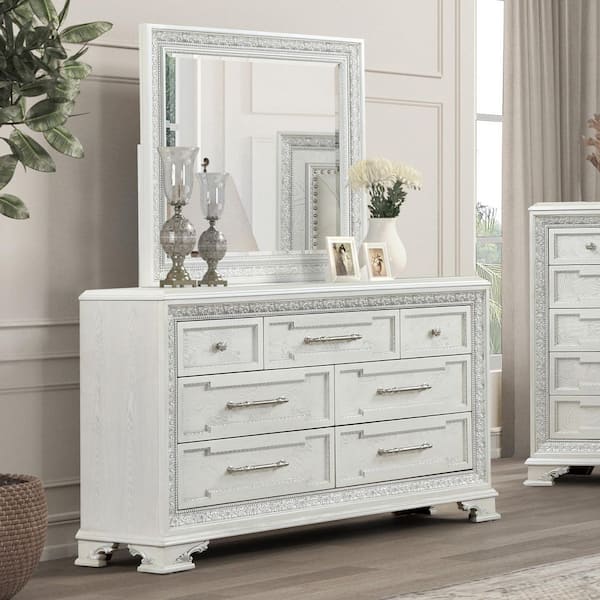 Furniture of America Gelbero Wood Dovetail 7-Drawer Dresser with Mirror in White