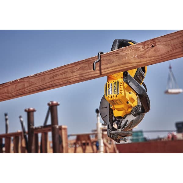 FLEXVOLT 60V MAX Lithium-Ion Cordless Brushless 7-1/4 in. Wormdrive Style Circ Saw, 2.0Ah Battery, Charger, and Bag