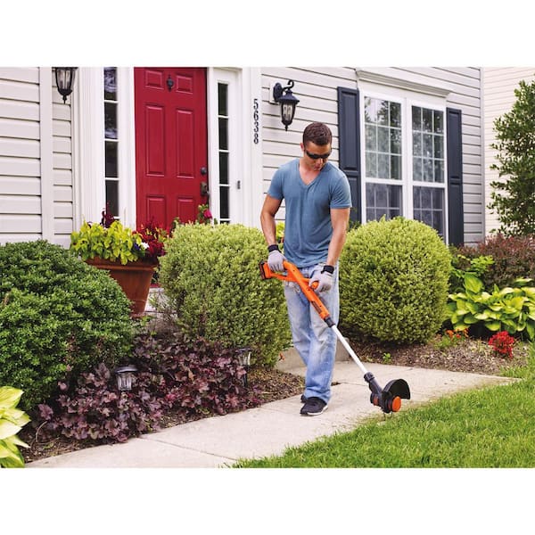 BLACK+DECKER 20V MAX Cordless Battery Powered String Trimmer & Leaf Blower  Combo Kit with (1) 1.5 Ah Battery and Charger LCC221 - The Home Depot