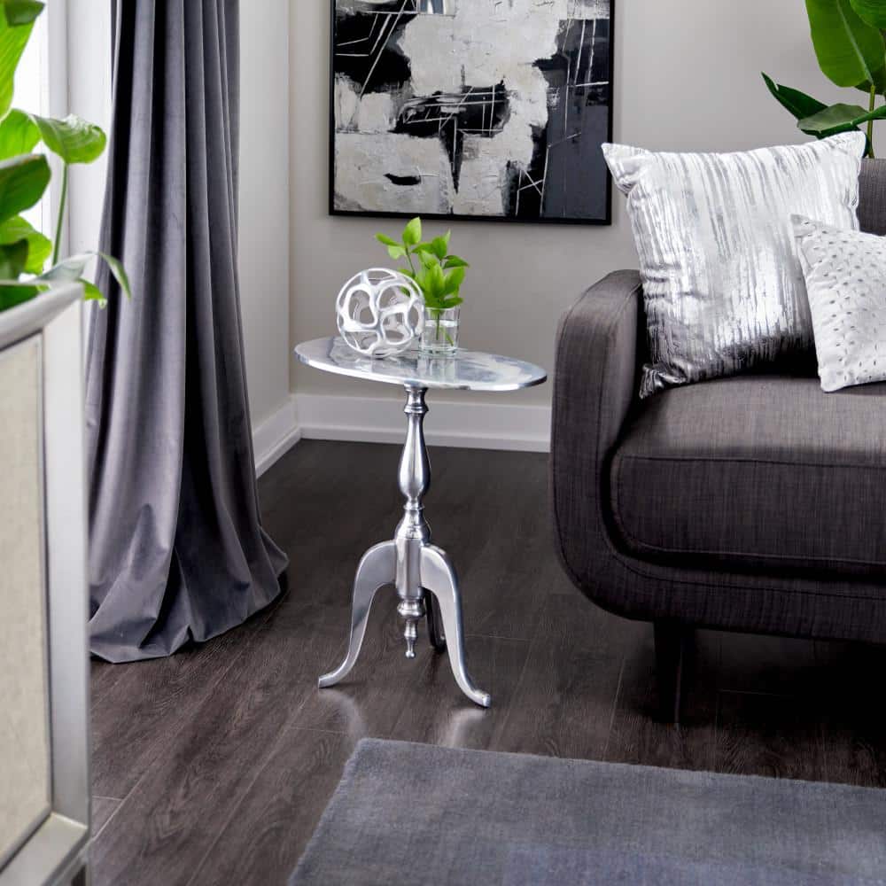 Elegant Silver Aluminum Round Pedestal Accent Table - 18" x 22"