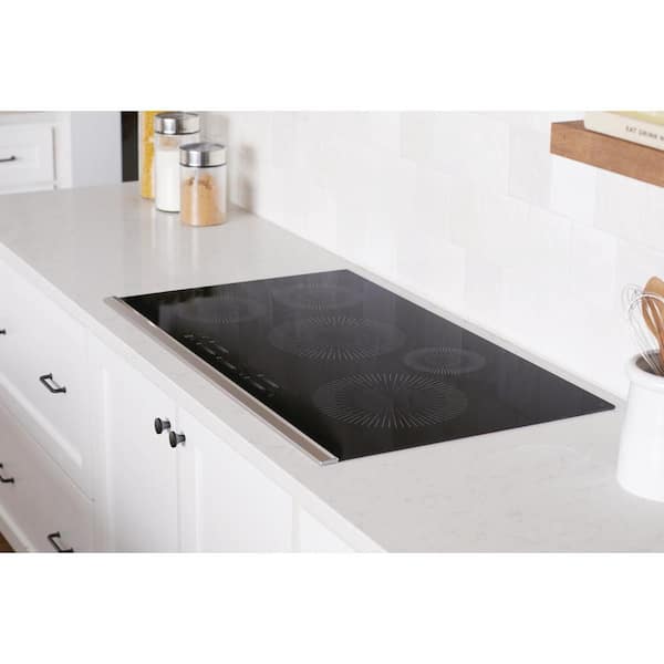 Frigidaire Gallery 36-in 5 Elements Black Induction Cooktop in the Induction  Cooktops department at
