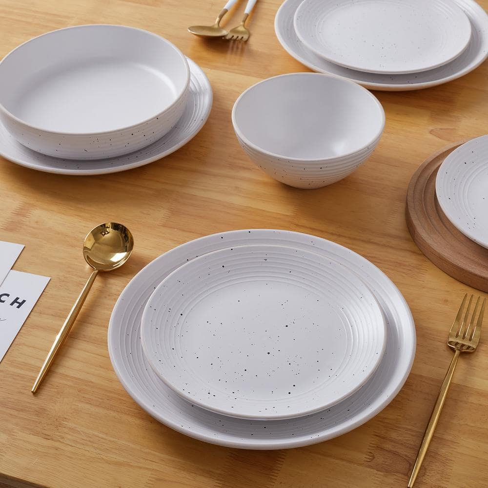 Off-White Ceramic 16-Piece Ribbed Dinnerware Set