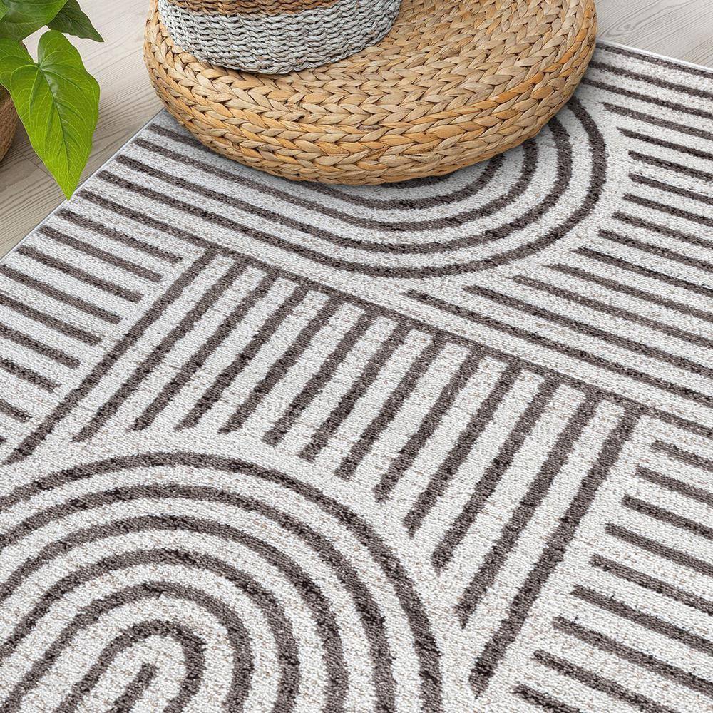 Modern Geometric Brown and Ivory Synthetic Area Rug 7'10" x 10'