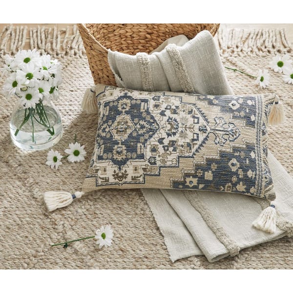 Winbury Blue/Beige Damask Polyester 14 in. X 22 in. Throw Pillow (Set of 4)