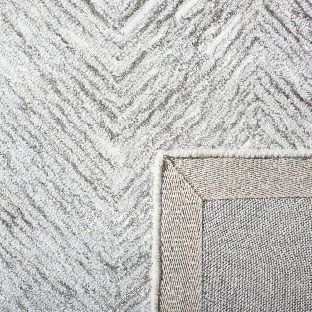 Grey and Ivory 8' x 10' Hand-Tufted Wool Area Rug