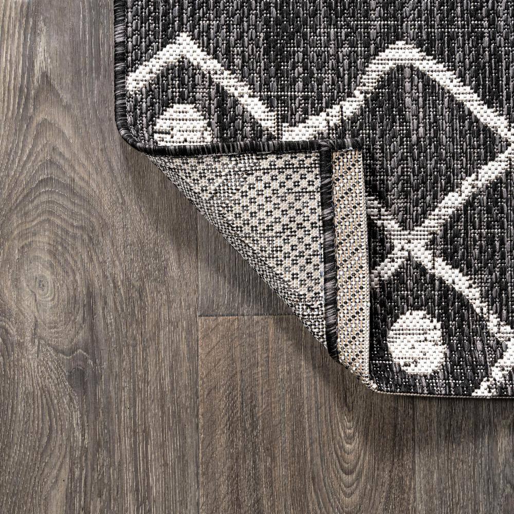 Black and Ivory Geometric Bohemian Indoor/Outdoor Rug