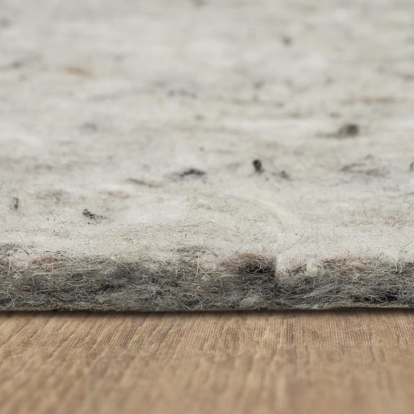 https://images.thdstatic.com/productImages/ab8b5140-efca-4e30-a4f4-2752047206ec/svn/mohawk-home-rug-pads-170446-40_600.jpg