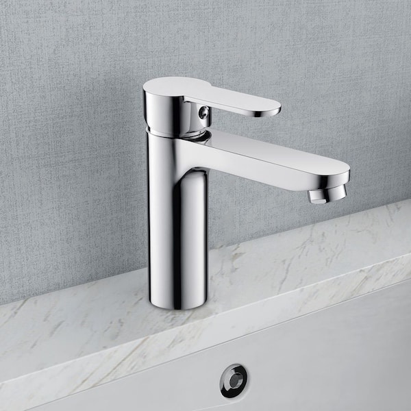 Single-Handle Single-Hole Bathroom Faucet in Chrome