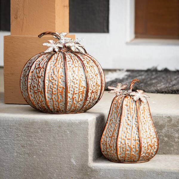 https://images.thdstatic.com/productImages/abc5808c-3b67-4ff8-9977-4a95ac23fb2f/svn/sullivans-indoor-fall-decorations-met1925-44_600.jpg