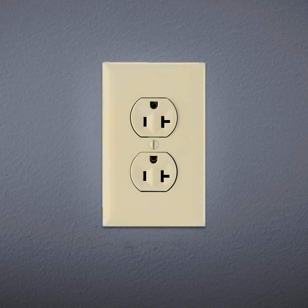 Ivory Tamper Resistant 20 Amp Duplex Outlet with Wall Plate