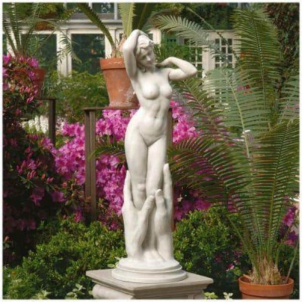 Design Toscano 31 in. H Contemporary Venus Garden Sculpture KY1379