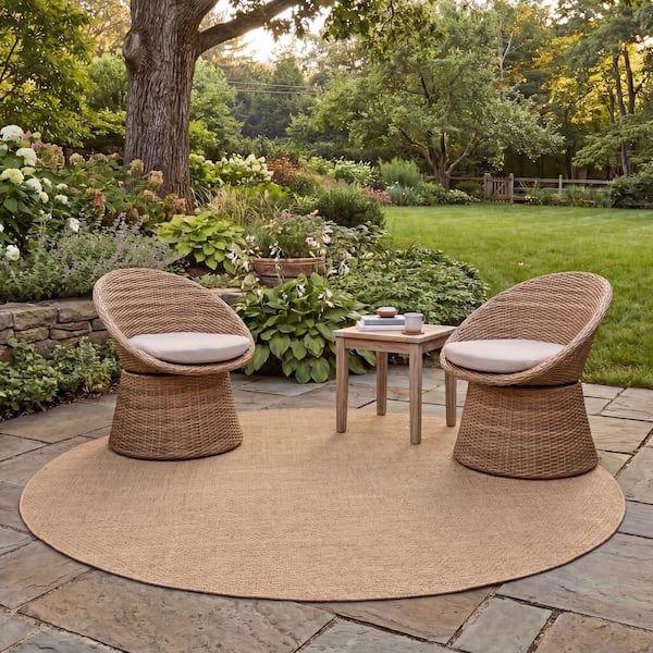 Courtyard Natural/Cream 8 ft. x 8 ft. Solid Distressed Indoor/Outdoor Patio  Round Area Rug