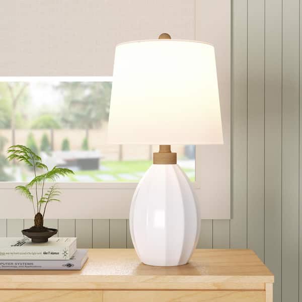 Sacramento 23.5-In White Ceramic Table Lamp with White Linen Lampshade
