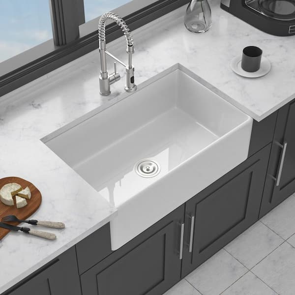 LOMC 33 in. L x 18 in. W Farmhouse/Apron-Front Single Bowl White Ceramic Kitchen Sink with Strainer