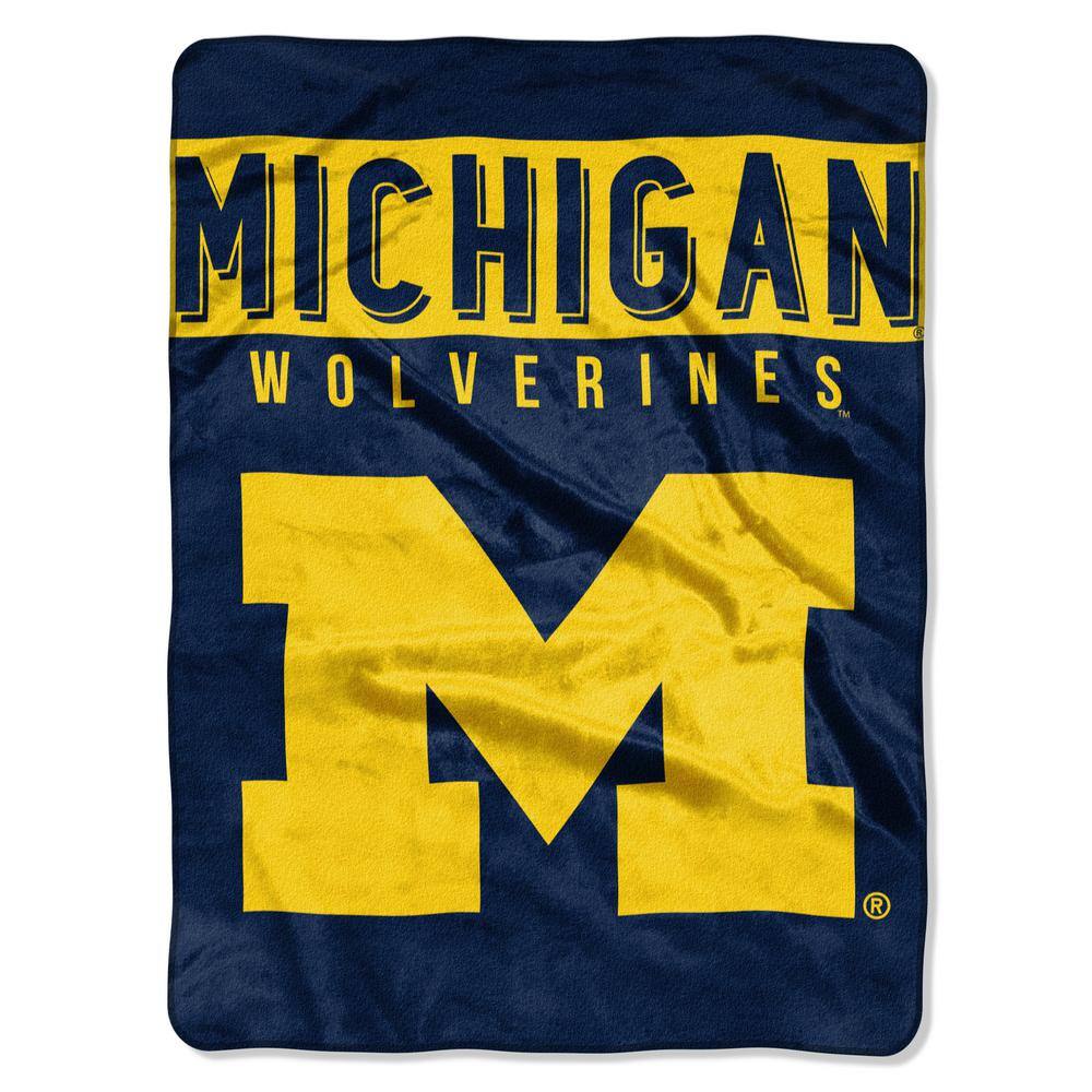 Michigan Sweatshirt Blanket