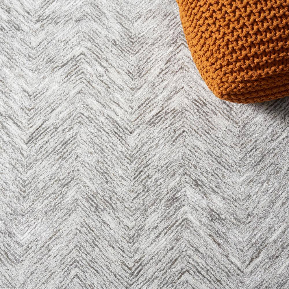 Grey and Ivory 8' x 10' Hand-Tufted Wool Area Rug