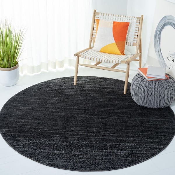 Adirondack 6 ft. x 6 ft. Black/Ivory Solid Color Round Rug
