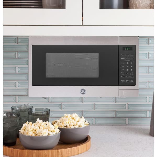 https://images.thdstatic.com/productImages/ac09e9ff-4a95-4c14-a230-a09e3237d781/svn/stainless-steel-ge-countertop-microwaves-jem3072shss-31_600.jpg