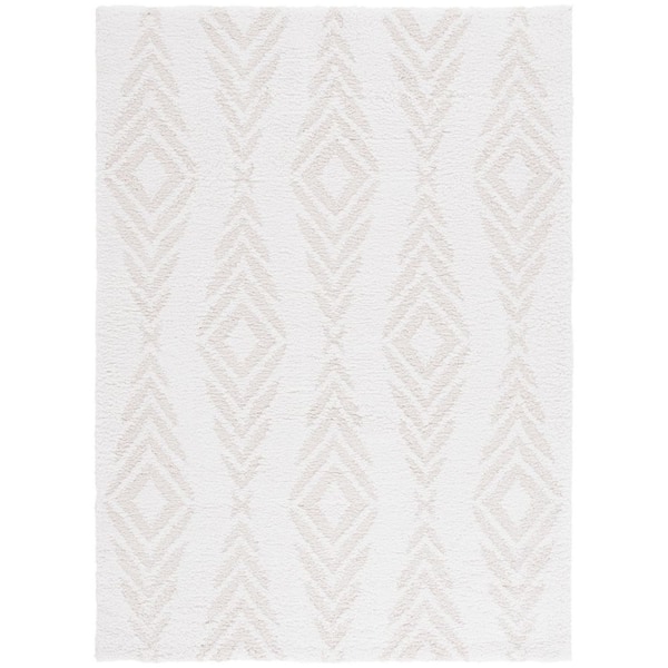 Rumi Shag 4 ft. x 6 ft. Ivory/Light Beige Diamond Chevron Area Rug