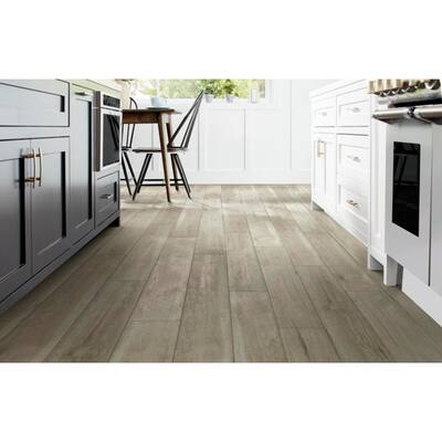 Grand Forks Hickory 12mm Thick x 8.03 in. Wide x 47.64 in. Length Laminate Flooring (15.94 sq. ft. / case)