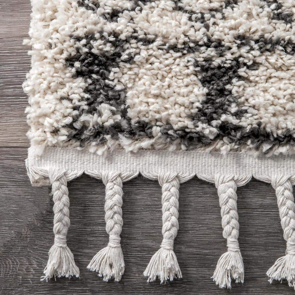 Off-White Round Moroccan Shag Area Rug with Tassels