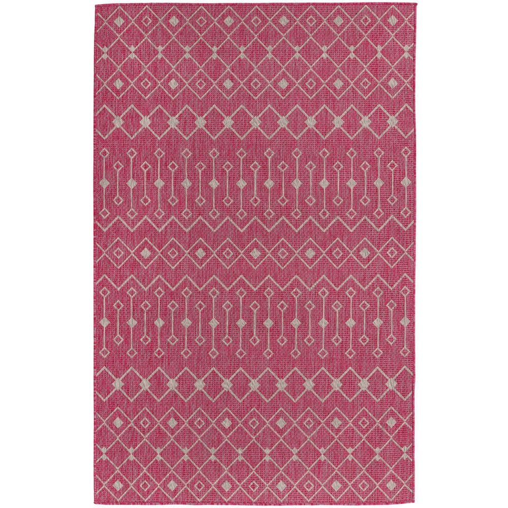 Fuschia Geometric Trellis 5'1" x 8' Outdoor Synthetic Rug
