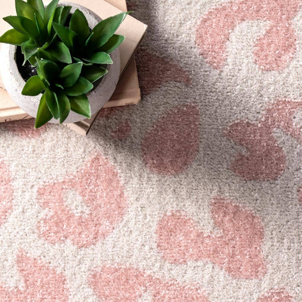 Reversible Baby Pink Leopard Print Synthetic Rug, 4' x 6'
