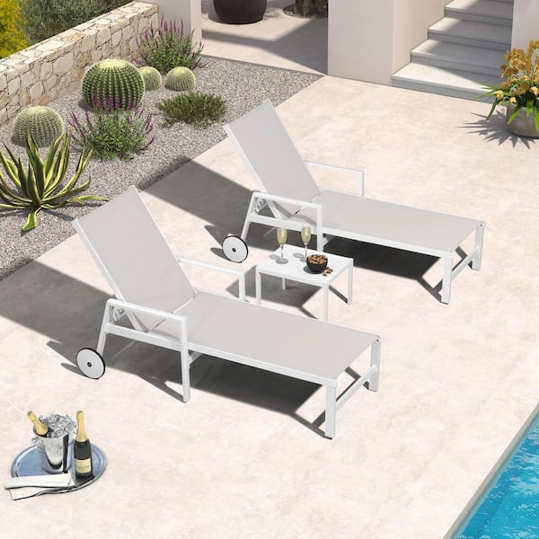 PURPLE LEAF Aluminum White Frame Metal Outdoor Chaise Lounge Chair with Wheels and Armrests Recliner Chair, Linen