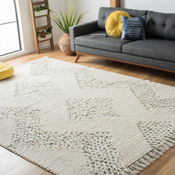 Vermont 8 ft. x 10 ft. Ivory/Green Chevron Fringe Area Rug