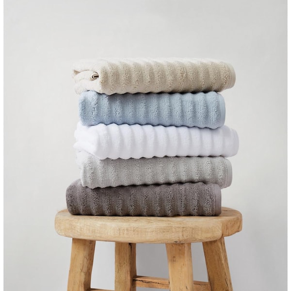 https://images.thdstatic.com/productImages/ac8f6857-4c39-40aa-b707-130b9e740b22/svn/grey-truly-soft-bath-towels-bts3715gy6-6100-c3_600.jpg