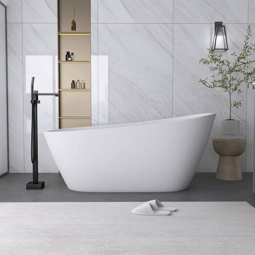 67-Inch Gloss White Acrylic Freestanding Soaking Bathtub