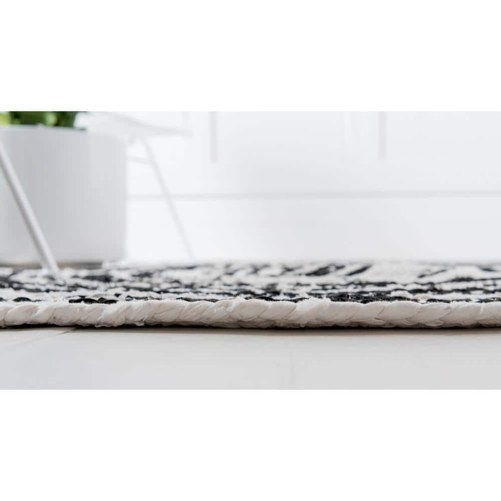 Handmade Black and White Cotton Braided Rug 5' x 8'