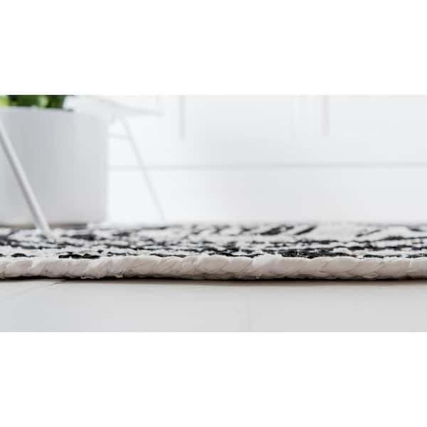 Braided Chindi Black/White 4 ft. x 6 ft. Area Rug