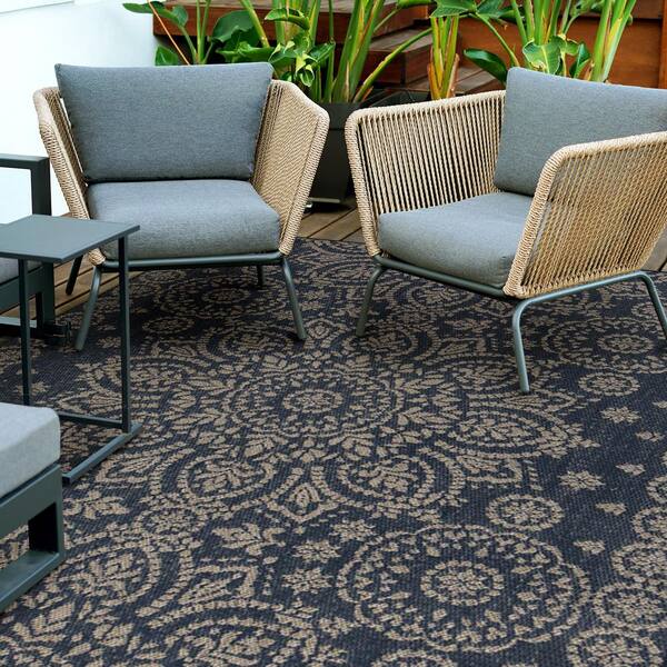 Blue/Ivory Medallion 6 ft. x 9 ft. Indoor/Outdoor Area Rug