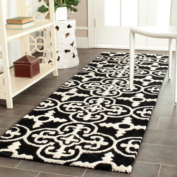 Cambridge Black/Ivory 3 ft. x 10 ft. Medallion Geometric Runner Rug
