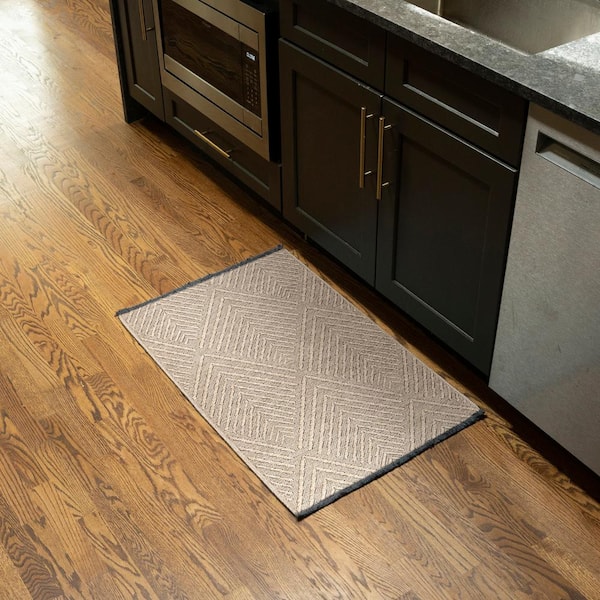 Alma Brown 2 ft. x 3 ft. Diamond Machine Washable Indoor Area Rug
