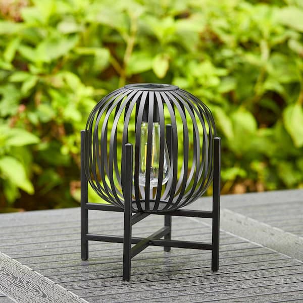 Glitzhome 11.50 in. H Black Metal Stripes Solar Powered
