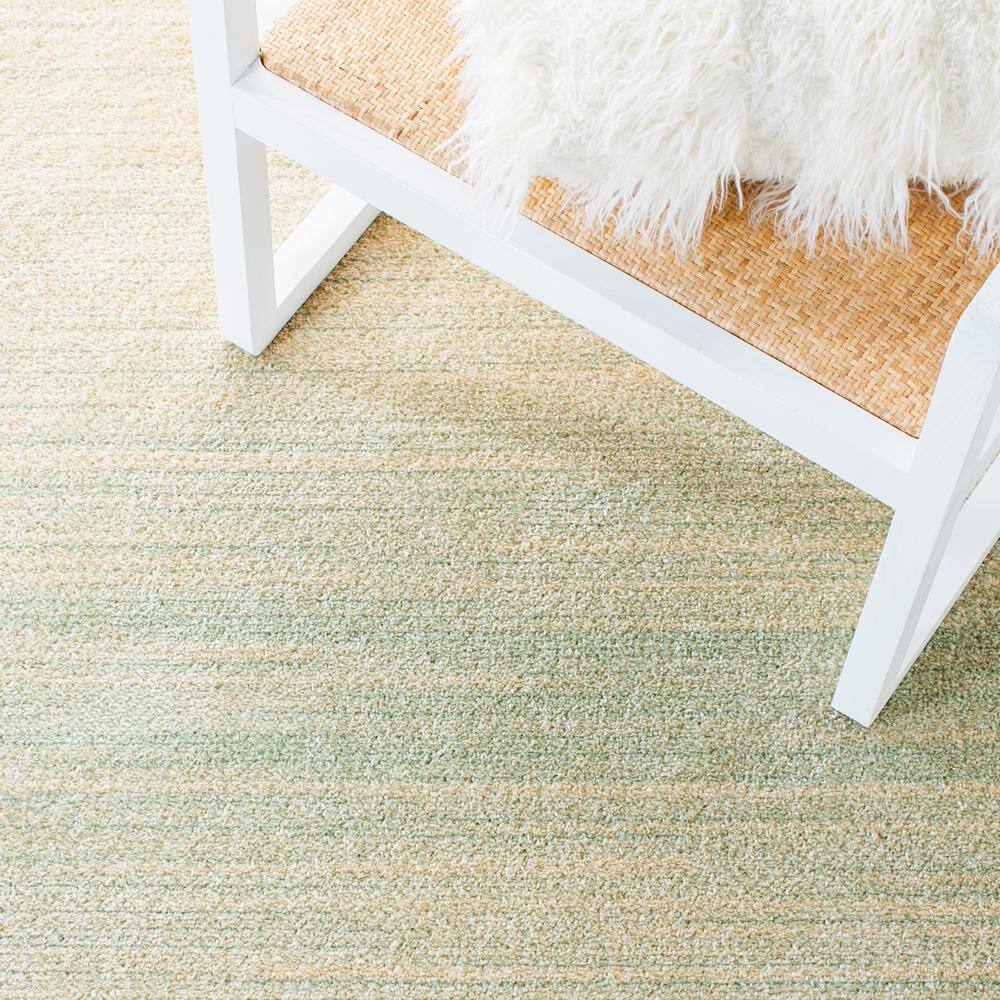 Green and Ivory Hand-knotted Synthetic 6' x 9' Area Rug