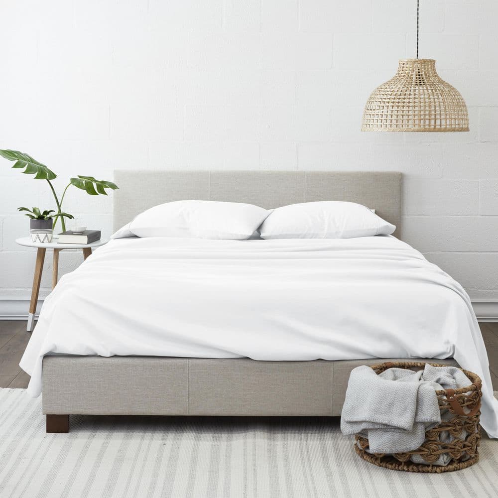 Queen White Wrinkle Resistant Microfiber Sheet Set
