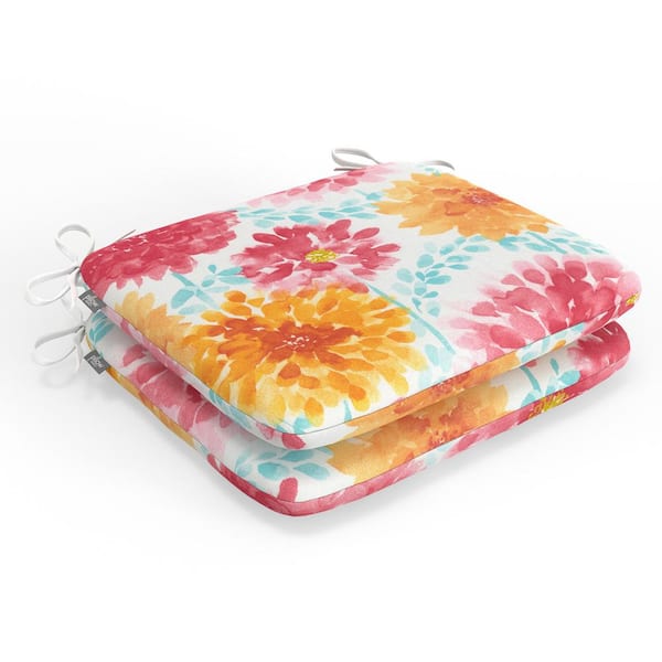 Pillow Perfect Bright Floral 18.5 in W x 3 in H Square Outdoor Chair Seat Pad with Ties 2-Count in Pink Gardenia Bloom