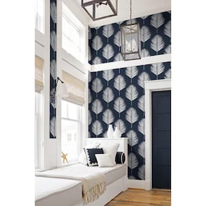 Luxe Haven Midnight Blue and White Maui Palm Peel and Stick Wallpaper (Covers 40.5 sq. ft.)