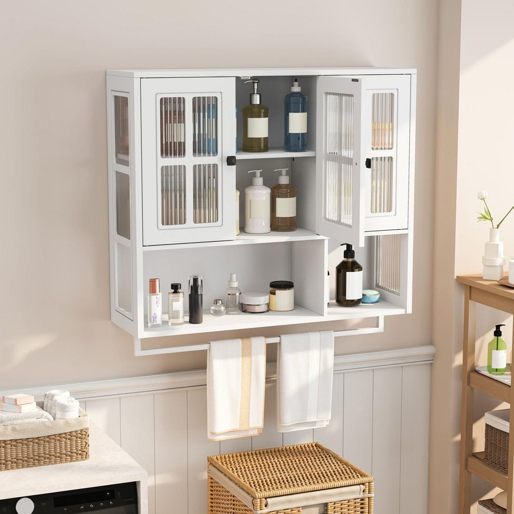 <週末価格>3ドア Low Cabinet 白　*送料込み Noble House Danyale White Wood 32.48 in. H Storage Wall Cabinet