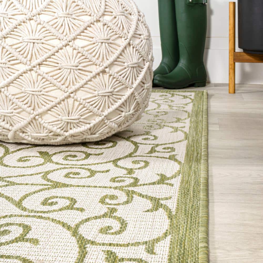 Boho-Chic Green/Cream Spanish Filigree Synthetic Indoor/Outdoor Rug
