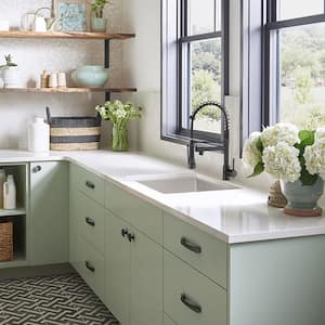 Single Hole Single Handle Pull Down Sprayer Kitchen Faucet, Modern Kitchen Sink Faucet in Matte Black