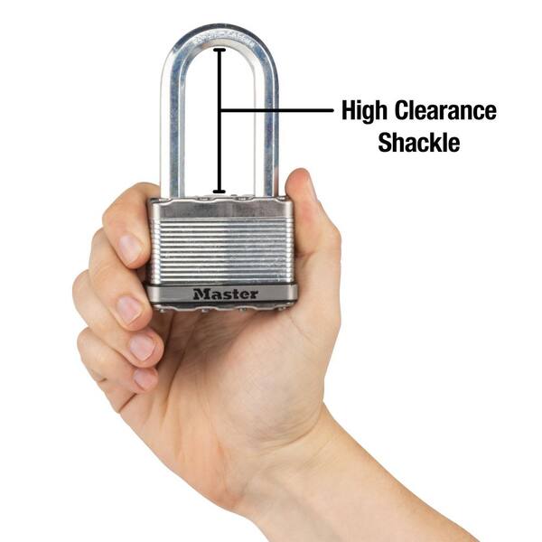 Master Lock Heavy Duty Outdoor Padlock With Key, 2-1/2 In. Wide, 1-1/2 In. Shackle M15XKADLFCCSEN - The Home Depot