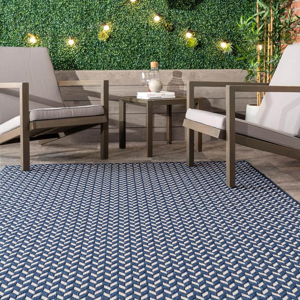 Navy Herringbone Easy-Care Synthetic Indoor/Outdoor Rug, 6'7" x 9'