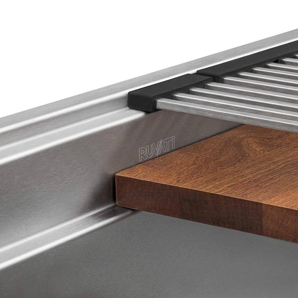 33-inch Stainless Steel Farmhouse Workstation Sink with Accessories