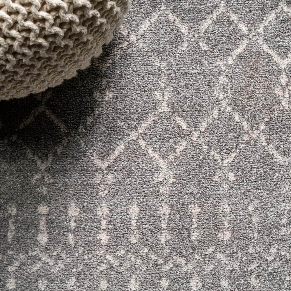 Gray and Ivory Trellis 8' x 10' Synthetic Area Rug