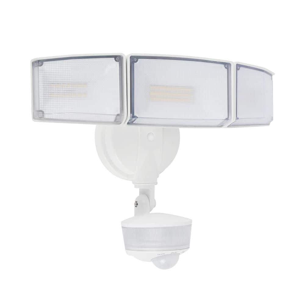 LUTEC 425-Watt equivalent 8000 Lumen 180° White Motion Sensing