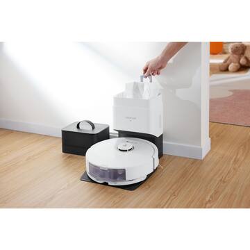 Roborock Q8 Max+ Robotic Vacuum and Mop with Smart Navigation, Self-Emptying, Multi-surface in White Roborock Q80 Max+